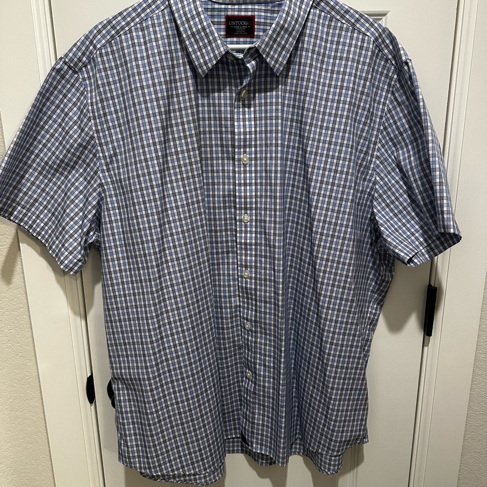 UNTUCKit Blue and White Plaid Short Sleeve Shirt